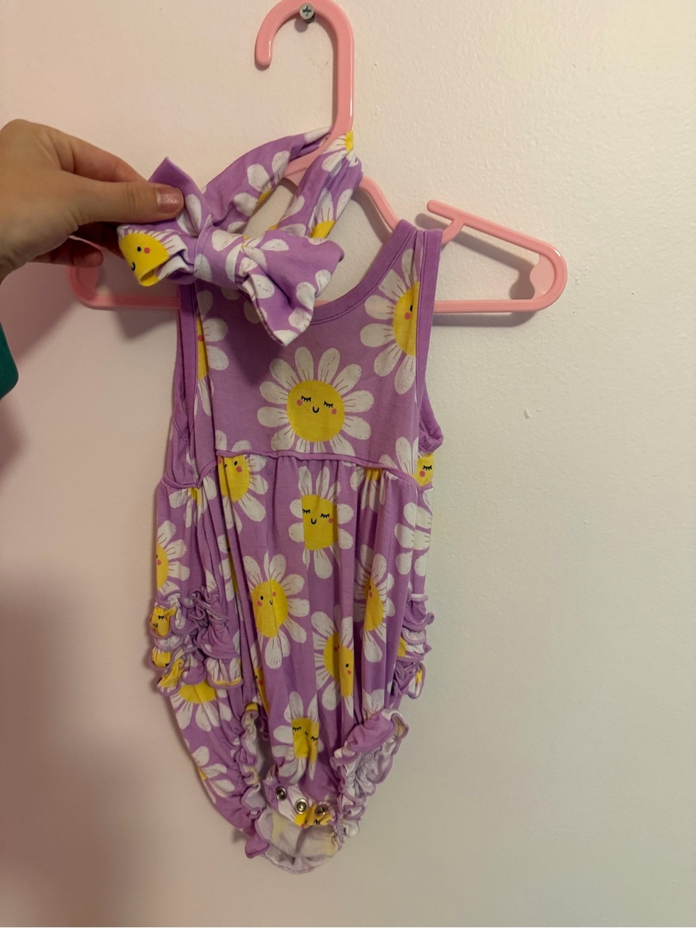 Little sleepies daisy romper and bow 0-3
